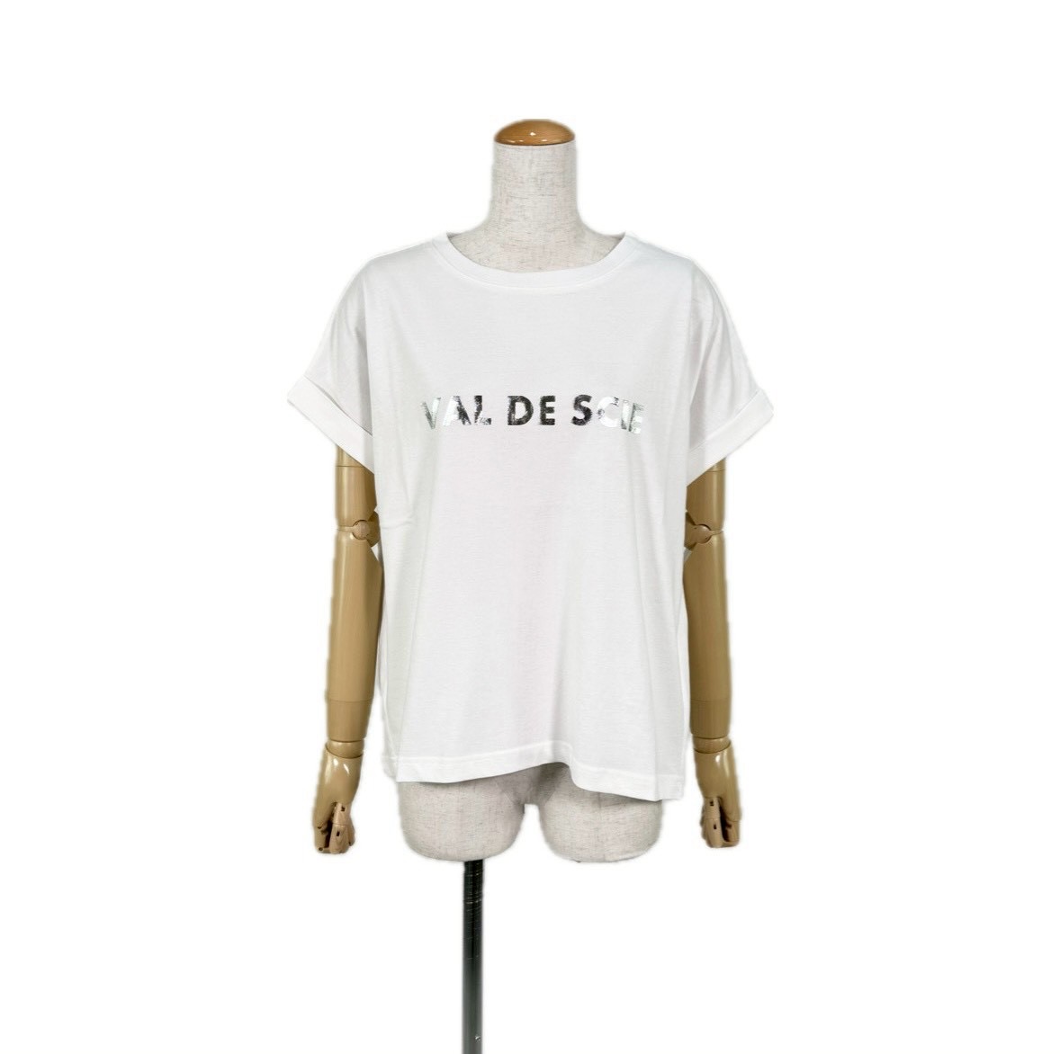 CLOCHE 【箔ロゴTシャツ】トップス カットソー Ｔシャツ ロゴt レディース 半袖 大人カジュアル 体型カバー フリー Ｍ 白 黄 グレー ロールアップスリーブ コットン 綿100 体型カバー 着回し デイリー カジュアル 大人カジュアル 春 夏 秋 calin カラン［61285734-636］
