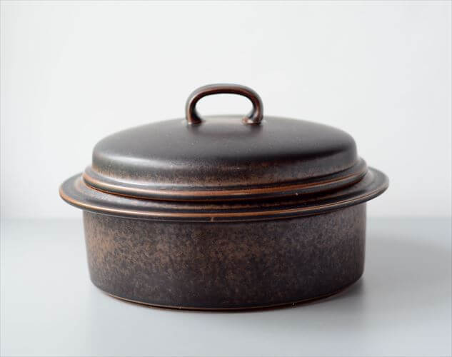 【送料無料】ARABIA アラビア Ruska 大きめ 蓋つきボウル キャセロール 23cm ココット型 ルスカ 北欧 食器 フィンランド 陶器 ヴィンテージ アンティーク_250317|Callum shop