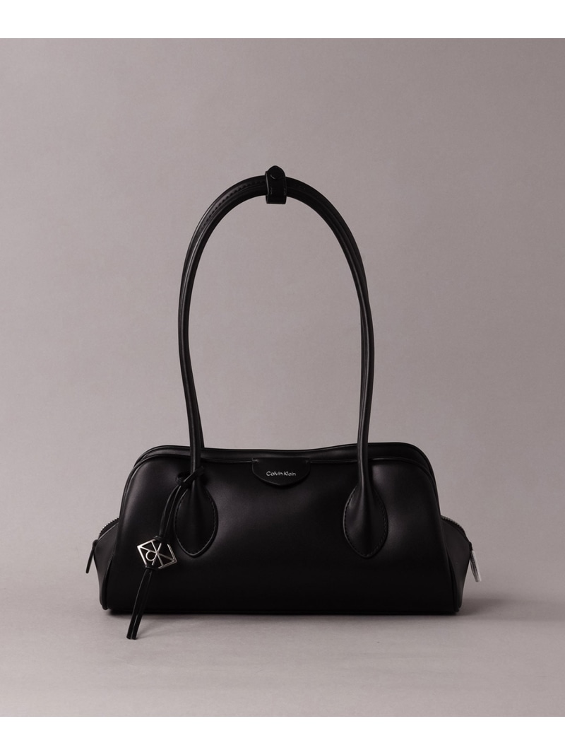 (W)【公式ショップ】 カルバンクライン クロスボディバッグ - エンブレムショルダーバッグ Calvin Klein Jeans Accessory 4F3369G Calvin Klein Jeans Accessory カルバン・クライン バッグ ショルダーバッグ ホワイト ブラック【送料無料】[ Fashion]