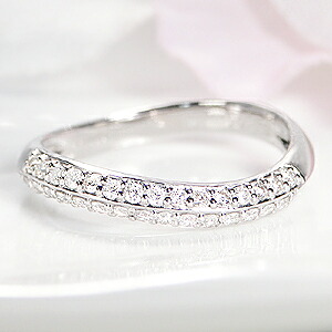 pt900【0.3ct】ダイヤモンド ハーフエタニティ リング【無色透明】【H-SIクラス】シンプル ダイヤモンドリング ダイヤリング ダイアリング ダイアモンドリング プラチナ Pt900 2列 ウェーブ エタニティ 人気【送料無料】【代引手数料無料】【品質保証書】【刻印無料】｜Camelot