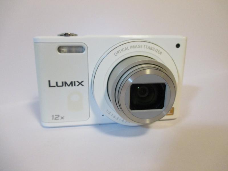 【中古】パナソニック デジタル写真機 ルミックス SZ10 光学12倍 白いこと DMC-SZ10-W