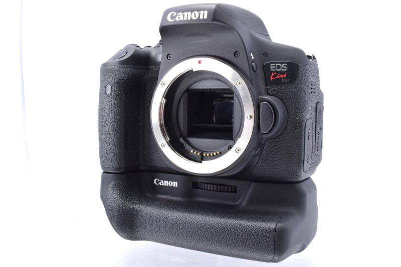 【中古】Canon デジタル一眼二眼レフ写真機 EOS Kiss X8i 上半身 2420万絵素 EOSKISSX8I