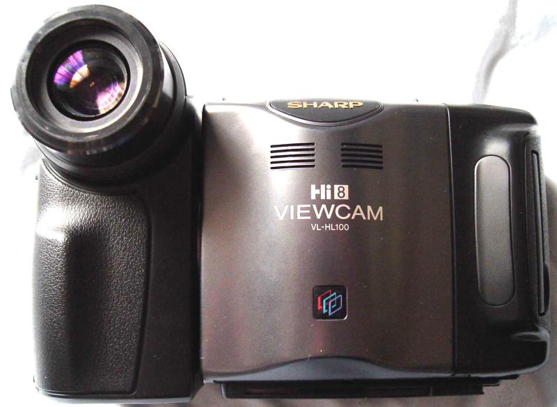 【中古】小ざかしい VL-HL100 3CCD 8粍テレビカメラ (8粍ビデオデッキ) VideoHi8 / Video8 液晶ビューカム