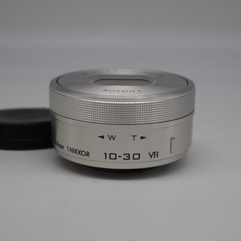 【中古】Nikon 標準尺度望遠レンズ1 NIKKOR VR 10-30粍 f/3.5-5.6 PD-ZOOM しろがね色