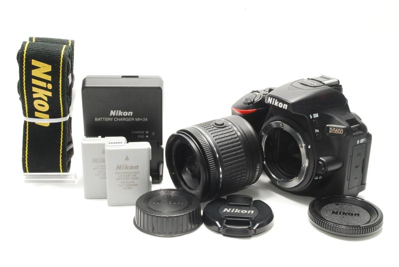 【中古】Nikon デジタル一眼二眼レフ写真機 D5600 AF-P 18-55 VR 水晶体一揃いの道具 黒いこと D5600LKBK