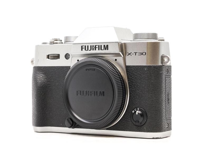 【中古】富士フイルム(FUJIFILM) ミラーレス一眼カメラ X-T30ボディ シルバー X-T30-S|カメラFanks-PROShop 店
