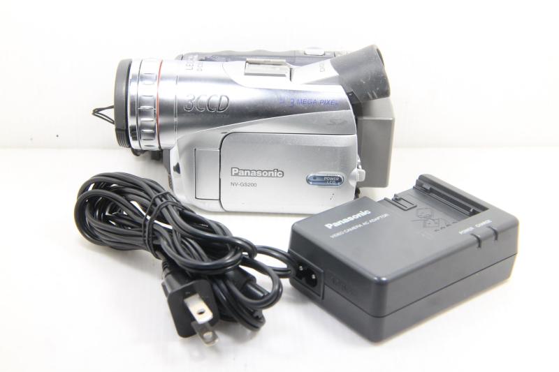 【中古】 パナソニック NV-GS200K-S デジタルビデオカメラ シルバー 当店保証30日間 人気 ミラーレス 一眼レフ 交換レンズ カメラ