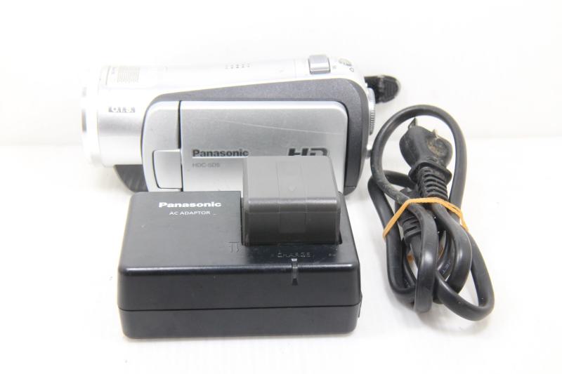 【中古】Panasonic デジタルハイビジョン SDビデオカメラ SD5 シルバー 3CCD搭載 HDC-SD5-S 12,714円