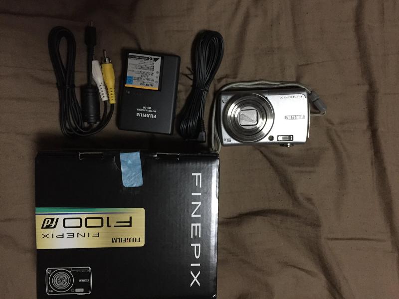 【中古】FUJIFILM デジタルカメラ FinePix(ファインピックス) F100fd FX-F100FDDS