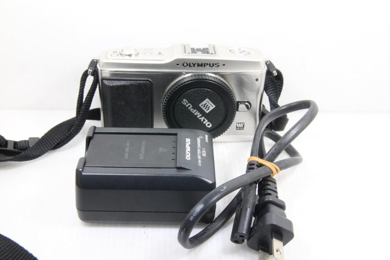 【中古】 OLYMPUS ミラーレス一眼 E-P1 ボディ シルバー E-P1 BODY-SLV 当店保証30日間 人気 ミラーレス 一眼レフ 交換レンズ カメラ