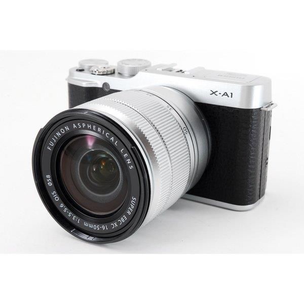 【中古】 フジ写真フィルム FUJIFILM  X-A1 水晶体一揃いの道具 しろがね色 美品 小型軽さ上半身  当店引き受ける30昼日なか 一般受け 鏡鑑受け答え 一眼二眼レフ 取り替えっこ水晶体 写真機