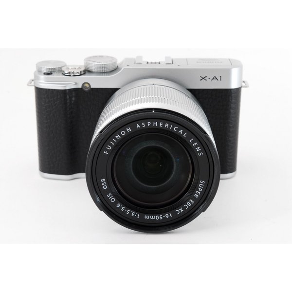 フジフィルム FUJIFILM X-A1 美品 小型軽量ボディ レンズキット