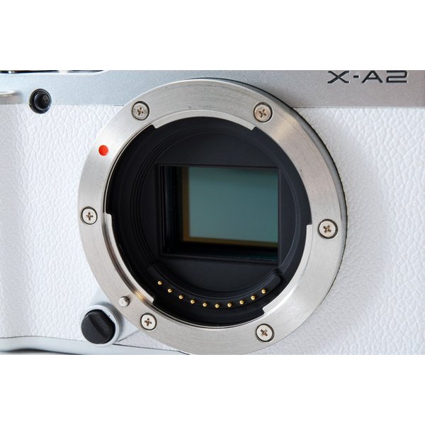 フジフィルム FUJIFILM X-A2 美品 レンズキット ホワイト SDカード付き