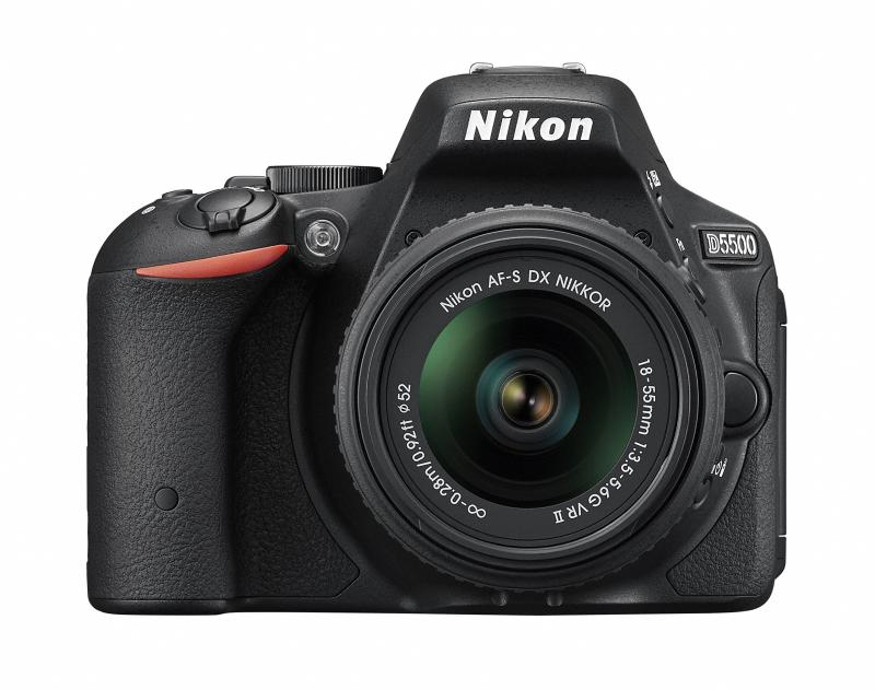 【中古】Nikon デジタル一眼二眼レフ写真機 D5500 18-55 VRII 水晶体一揃いの道具 黒いこと 2416万絵素 3.2型液晶 タッチパネル D5500LK18-55BK