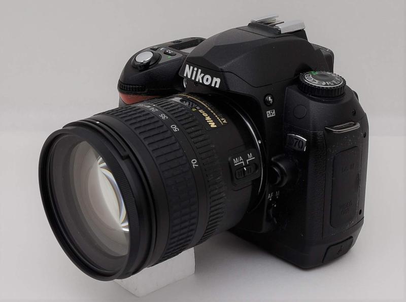 【中古】Nikon D70 + ED18-70mmレンズセット