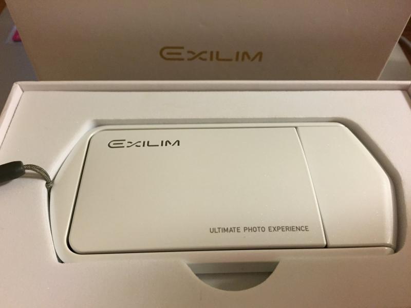 【中古】CASIO デジタル写真機 EXILIM 1210万絵素 自分自身撮り役立つこと EX-TR15WE