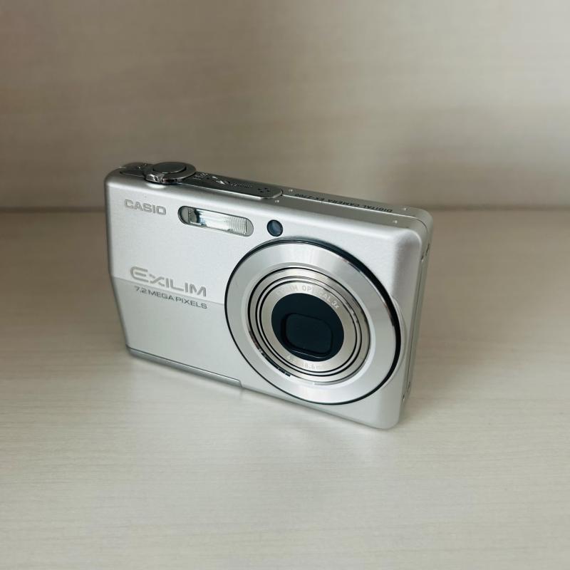 【中古】CASIO デジタルカメラ EXILIM ZOOM シルバー EX-Z700 シルバー カメラ 中古 人気 おすすめ 高画質|カメラFanks-PROShop2nd店