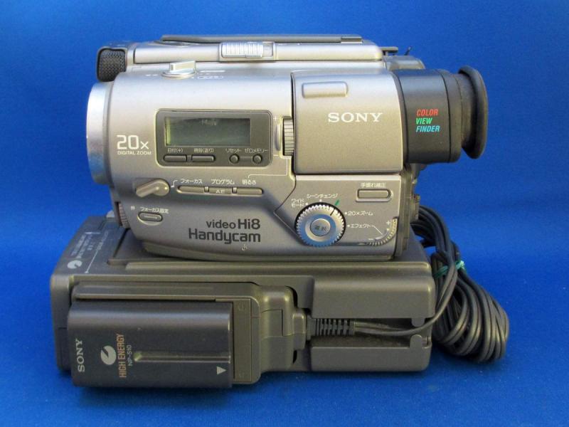 【中古】ソニー CCD-TR2 8粍テレビカメラ(8粍ビデオデッキ) ハンデカム VideoHi8 写真機 中古 一般受け おすすめ 高画質