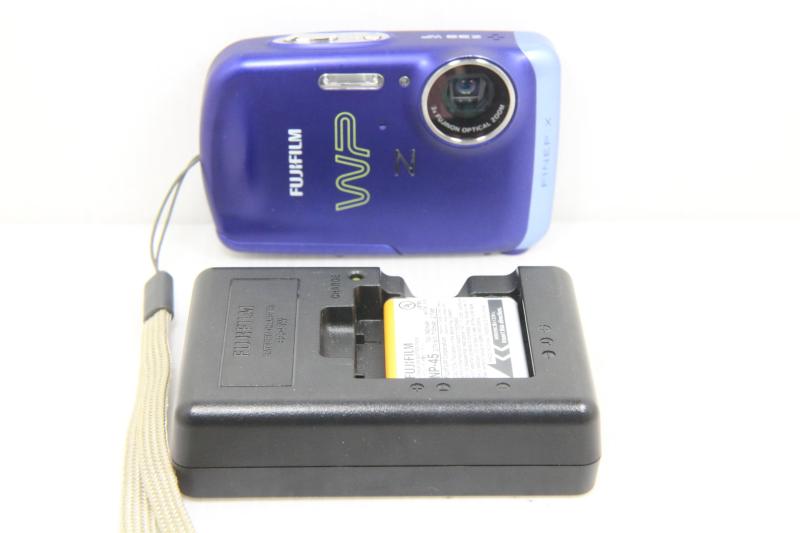 【中古】FUJIFILM デジタルカメラ FinePix(ファインピックス) Z33WP 1000万画素 ズーム光学3倍 ブルー FX-Z33WPBL|カメラFanks-PROShop2nd店
