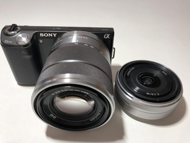 【中古】SONY 鏡鑑受け答え一眼 α NEX-5N ダブルレンズキット E 16粍 F2.8+E 18-55粍 F3.5-5.6 OSS嘱する 黒いこと NEX-5ND/B