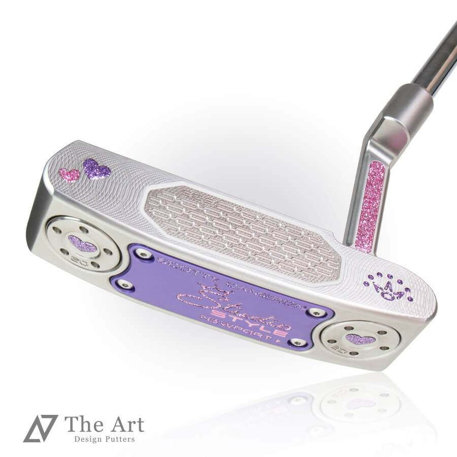スコッティキャメロン (SCOTTY CAMERON) 2025 スタジオスタイル ニューポートplus [Lovely Heart] M ラベンダー＆パープルラメ ゴルフ用品 ゴルフグッズ おしゃれ シンプル ブランド ラウンドグッズ ラウンド用品 プレゼントやギフトにも 106,500円