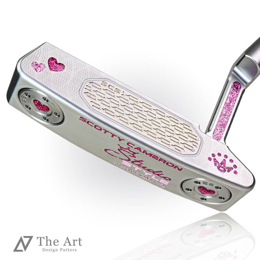 スコッティキャメロン (SCOTTY CAMERON) スタジオスタイル 2025 ニューポート2 [Lovely Heart] M ピンクラメ サイトドット ゴルフ用品 ゴルフグッズ おしゃれ シンプル ブランド ラウンドグッズ ラウンド用品 プレゼントやギフトにも