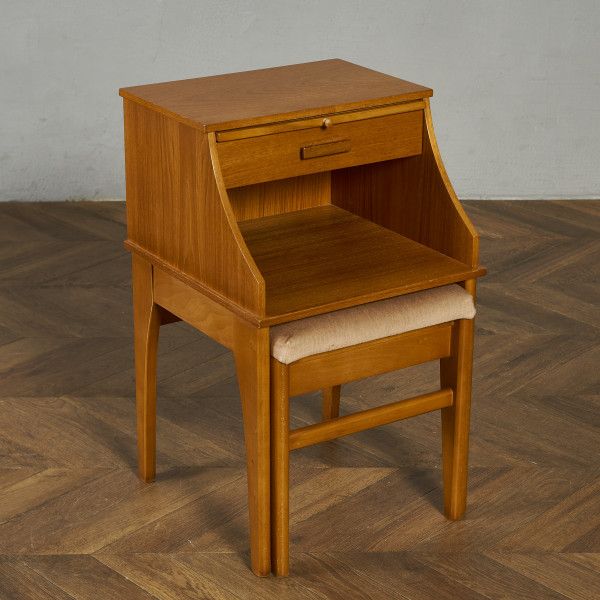 絵になる小さな家具ならイギリス製ビンテージ・テレフォンベンチ