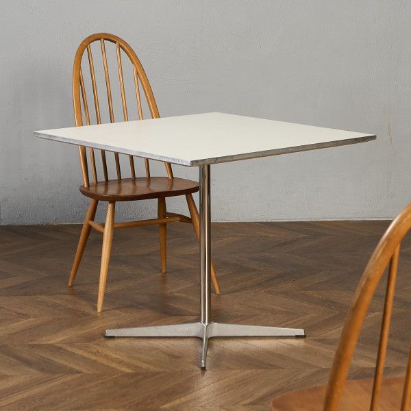 テーブル ラミネート天板 フリッツ・ハンセン Fritz Hansen 4star base スクエア A テーブル フリッツハンセン アルネ ヤコブセン オフィス 正方形 ダイニング 白 ホワイト 北欧 #97625|camori