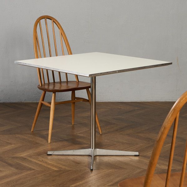 テーブル ラミネート天板 フリッツ・ハンセン Fritz Hansen 4star base スクエア A テーブル フリッツハンセン アルネ ヤコブセン オフィス 正方形 ダイニング 白 ホワイト 北欧 #97629｜camori