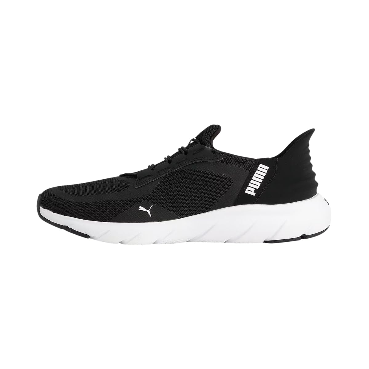プーマ(PUMA) ソフトライド フレックスレース イーズイン ALT ワイド ランニングシューズ ブラック/ホワイト(01) 311996