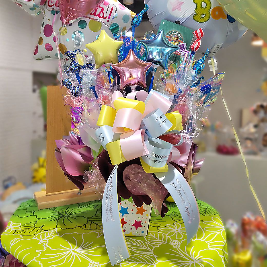 御菓子 胸花 胸花 砂糖漬け胸花 【スターライトシャイン】 砂糖漬け胸花  生まれ落ちる日 祝い事 差し上げ物 告げ知らせる会 不死化日 一緒になる 開店祝 生み出すこと祝 出演者控え室花 でき事 サプライズ わらい顔 差し上げ物 チョコレート 黒茶 砂糖漬け 砂糖漬け ソーダ水 「定まり売りわたす店」
