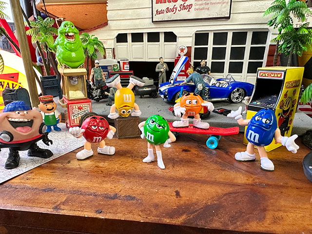 M&M’sフィギュア5体セット マック海外2002年レア m&m's PVCフィギュア 5体セット □ アメリカ雑貨 アメリカン雑貨 人気