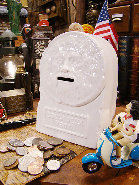 日本に 真実の口バンク こだわり派が夢中になる 人気のアメリカ雑貨屋 アメリカ 雑貨 アメリカン雑貨 貯金箱 おしゃれ インテリア 生活雑貨 おもしろ かわいい 置物 オブジェ Dev Vikasconcept Com