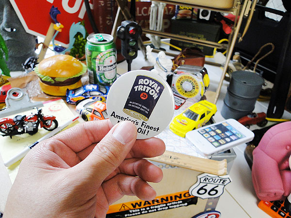 クーポン対象外 アメ車好きのためのモーター系缶バッジ ユノカル76 オイル缶 アメリカ雑貨 アメリカン雑貨 アメリカ 雑貨 カンバッジ ファッション 人気 缶バッチ オシャレ かわいい カンバッチ キッズ 子供 アルファベット 缶バッジ アメキャラ Tonna Com