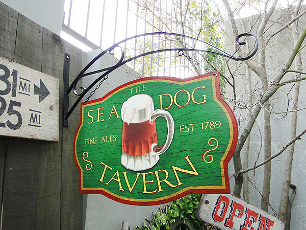 ビール　ストアパブサイン　（両面デザイン/アイアンフック付き/シードッグ）　看板　アメリカン雑貨　アメリカ雑貨　グッズ