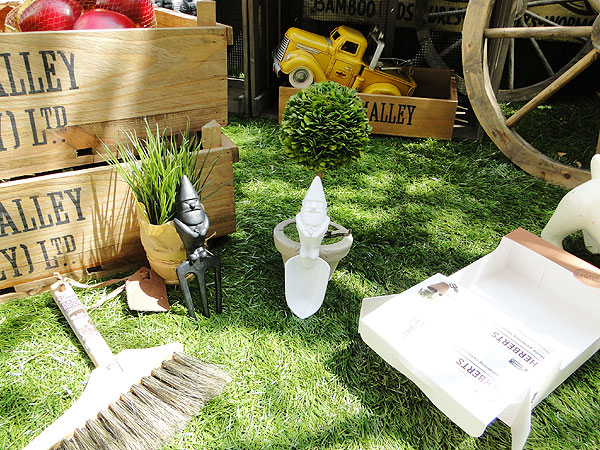 最大75 オフ ハーバーツ 土の妖精ノームのガーデニングセット アメリカ 看板 アメリカ雑貨 アメリカン雑貨 M Artpassions Ch