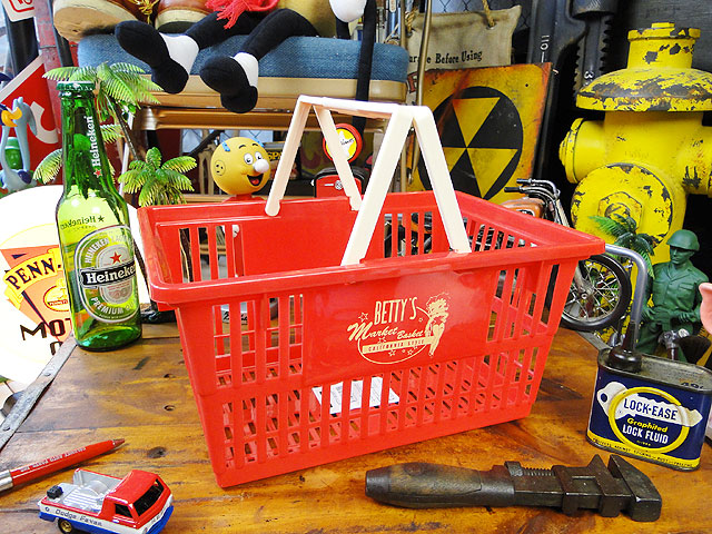 楽天市場 オシャレで便利でもう大活躍 アメリカンマーケットバスケット ベティ ブープ レッド Sサイズ アメリカ 雑貨 買い物かご ショッピングバスケット アメリカ雑貨 アメリカン雑貨 こだわり派が夢中になる おしゃれ 人気 ベティちゃん グッズ ベティ