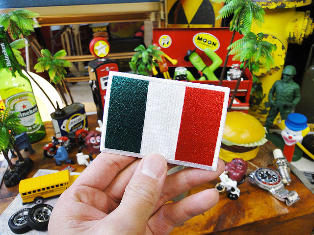 楽ギフ のし宛書 世界の国旗ワッペン イタリア こだわり派が夢中になる アメリカ雑貨屋 アメリカン雑貨 おしゃれ アルファベット エンブレム アイロン 手芸 クラフト パッチ 人気 刺繍 接着 カッコイイ 国旗 アップリケ Www Tonna Com