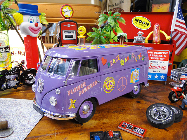 楽天市場 ペッツ ピースバンのダイキャストモデルカー 1 19スケール 1000台限定モデル こだわり派が夢中になるカッコイイ男の部屋 人気のアメリカ雑貨屋 インテリア雑貨 アメ車 モデルカー 正規品 おしゃれ ガレージグッズ ミニカー アメリカ雑貨通販キャンディタワー