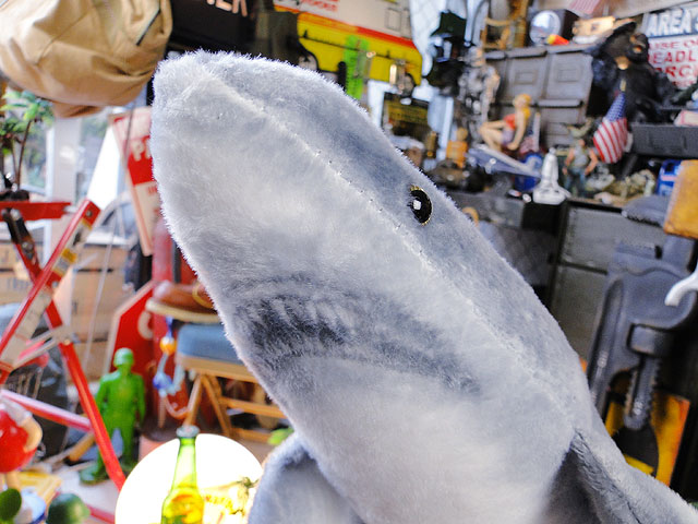 84 Off サメのぬいぐるみ アメリカ雑貨 アメリカン雑貨 アメリカン レトロ プレゼント ギフト ぬいぐるみ アメキャラ おしゃれ 人気 即納 Batesmartin Com