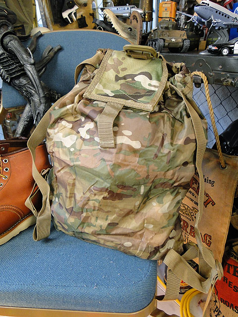楽天市場 ミリタリー折りたたみ軽量リュック カモフラ アメリカ雑貨屋 アメリカン雑貨 大容量 アメ雑貨 鞄 メンズ バッグ おしゃれ ミリタリー リュック ファッション アメカジ 人気 買い物バッグ 買い物袋 アウトドア用品 アウトドア リュックサック アメリカ