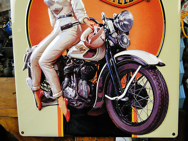 ハーレーダビッドソンのエンボスティンサイン(ドリーミングベイブ)■アメリカ雑貨アメリカン雑貨harleydavidson鉄馬壁面装飾装飾飾りディスプレイ内装人気ウォールデコレーションレトロポスター