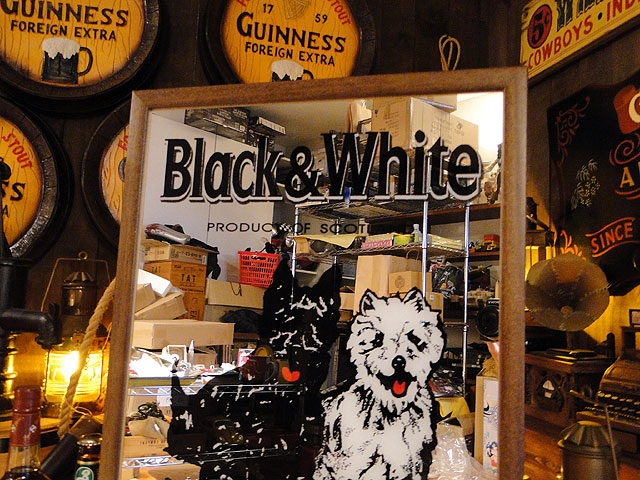 ビッグサイズ パブミラー ブラック ホワイト アメリカ雑貨 アメリカン雑貨 壁掛け 壁飾り 鏡 インテリアグッズ カッコイイ男の部屋を目指せ アメリカ 雑貨屋 男前 インテリア 雑貨 男前インテリア雑貨 グッズ 人気 レトロ 英国 ウォールデコレーション 壁立て