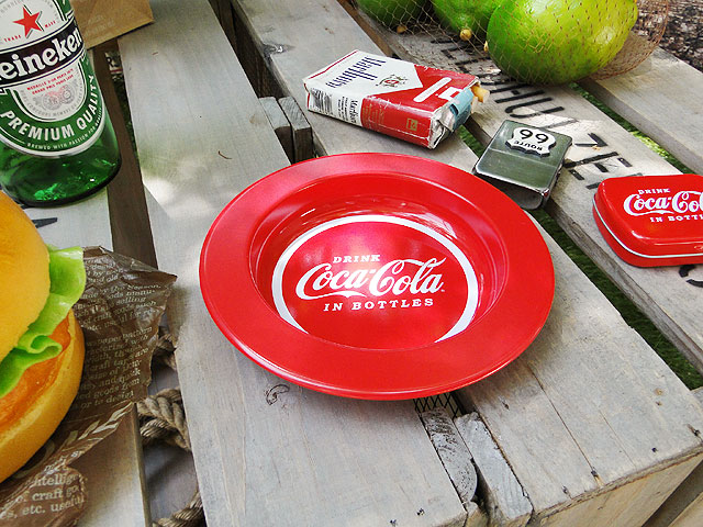 165円 注文割引 コカ コーラ ティントレイ コカコーラグッズ 雑貨 グッズ ブランド Coca Cola アメリカ雑貨 アメリカン雑貨 置物 インテリア おしゃれ 人気 小物 こだわり派が夢中になる 人気のアメリカ雑貨屋 コイントレイ 皿 かっこいい 小物入れ かわいい