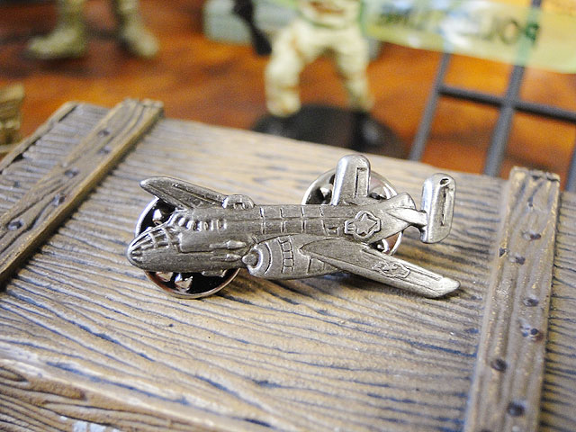楽天市場】戦闘機のノーズアート ピンバッジ （フライングタイガー