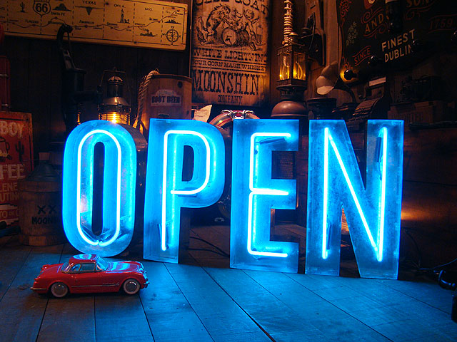 全国送料無料 オープンのインパクトネオンサイン ブルー ショップ仕様の本格派 こだわるお店のアイキャッチ 男の部屋 アメリカ雑貨屋 アメリカン雑貨 ネオンサイン 看板 人気 おしゃれ カッコイイ 壁掛け 壁飾り 照明 個性派 Onpointchiro Com