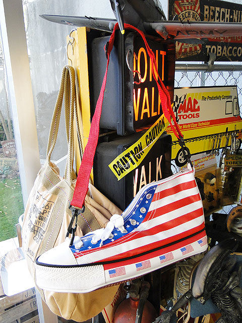 楽天市場 星条旗スニーカーバッグ こだわり派が夢中になる人気のアメリカ雑貨屋 アメリカン雑貨 アメ雑貨 鞄 メンズバッグ おしゃれ ファッション アメリカ雑貨通販キャンディタワー
