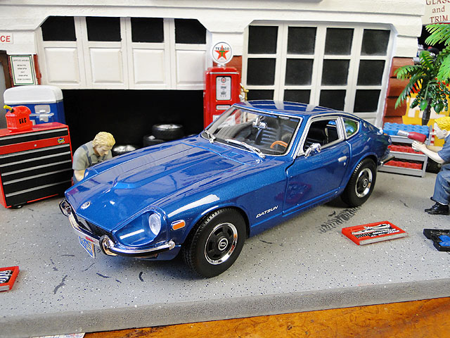マイスト 1971年 ダットサン 240Z ダイキャスミニカー 1/18 規摸 （青色） アメリカン雑貨 亜米利加雑貨 青写真鉄道車両 パノラマ グッズ