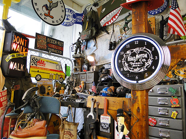 今季ブランド インテリア雑貨 時計 ダイニング ギフト おしゃれ アメリカ 雑貨 グッズ 人気 インテリア アメリカン雑貨 アメリカ雑貨 壁掛け時計 ガレージネオンクロック フォード モーターカンパニー かっこいい 壁飾り クロック 生活雑貨 掛け時計