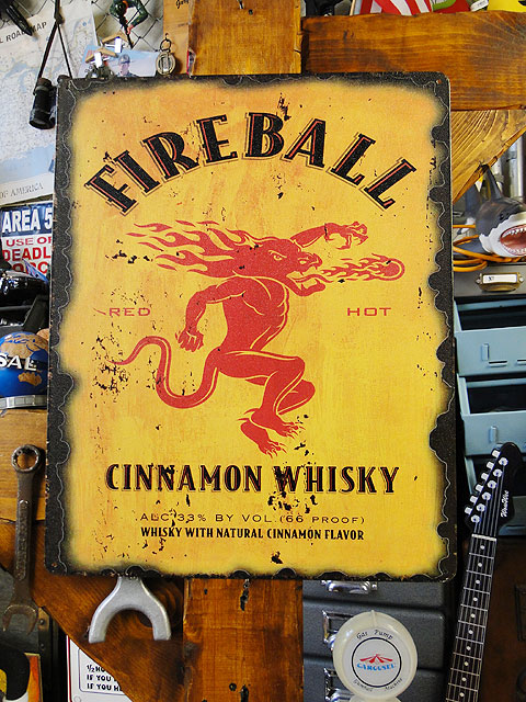 楽天市場】ブリキ看板 ファイヤーボール ウイスキー エンボスメタル